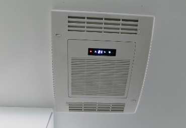 Roof top RV air conditioner